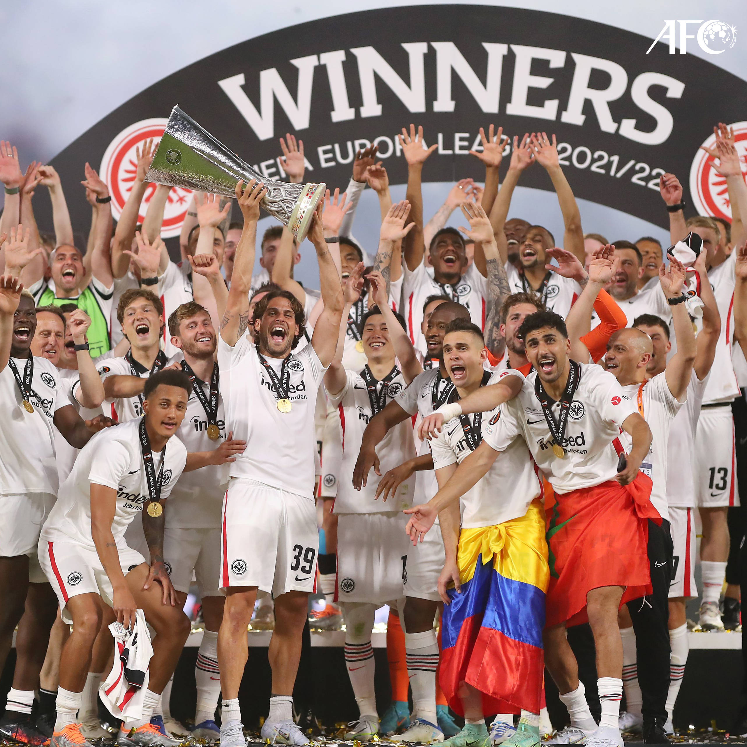 关于斯图加特训练开放日；赛前队长鼓劲引欢呼；欧联在即；更衣室氛围转暖的信息-开云官网入口